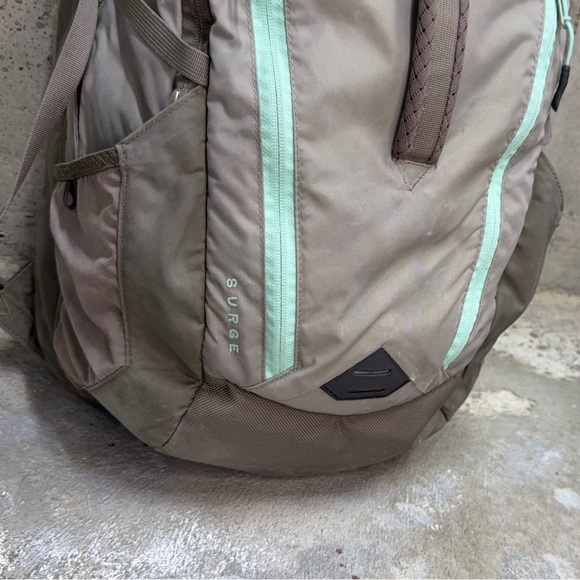 The North Face Surge FlexVent Backpack Laptop Travel Bag - Picture 2 of 11